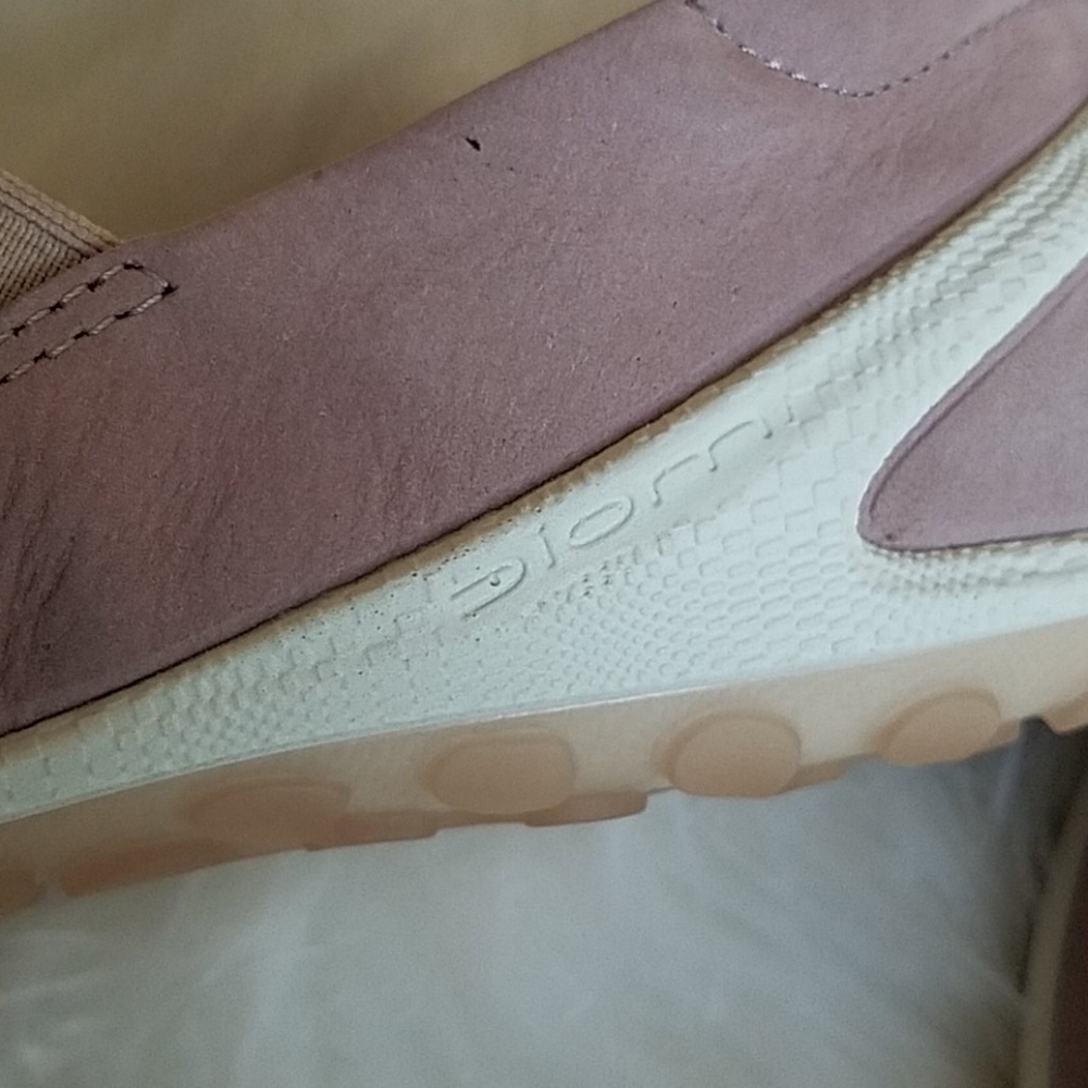 Ecco Slip-On Sneakers in Dusty Rose and White - Picture 8 of 15